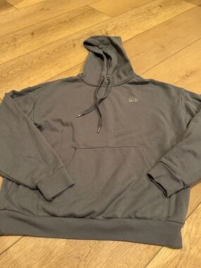 ALO Yoga Pullover Hoodie in Slate Gray
